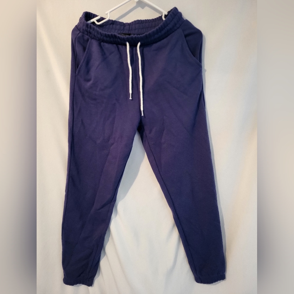 Dark blue size small forever 2 joggers with pockets